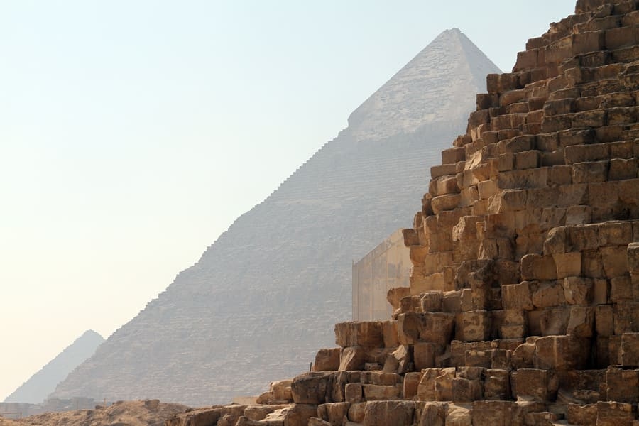 Les Pyramides